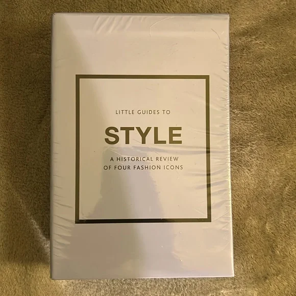 Little Guides to Style - Picture 2 of 2